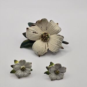Vintage 1950s Dogwood Brooch & Earring Set – Hand-Painted Leather